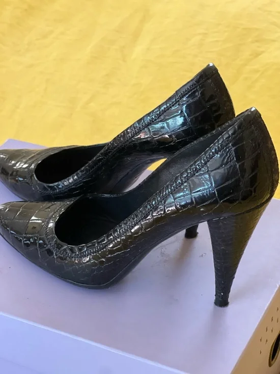 Prada Black Croc-Embossed Patent Leather Pointed Pumps - Picture 4 of 7